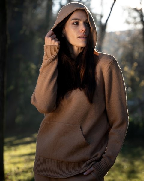 Maglia con cappuccio donna in pura lana merinos ultrafine